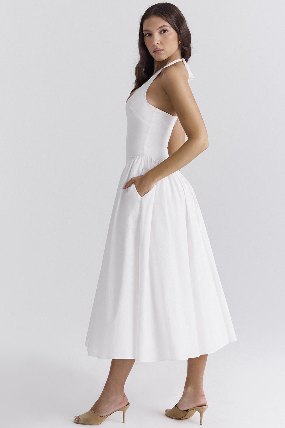 Vestido midi de algodón blanco con cuello halter