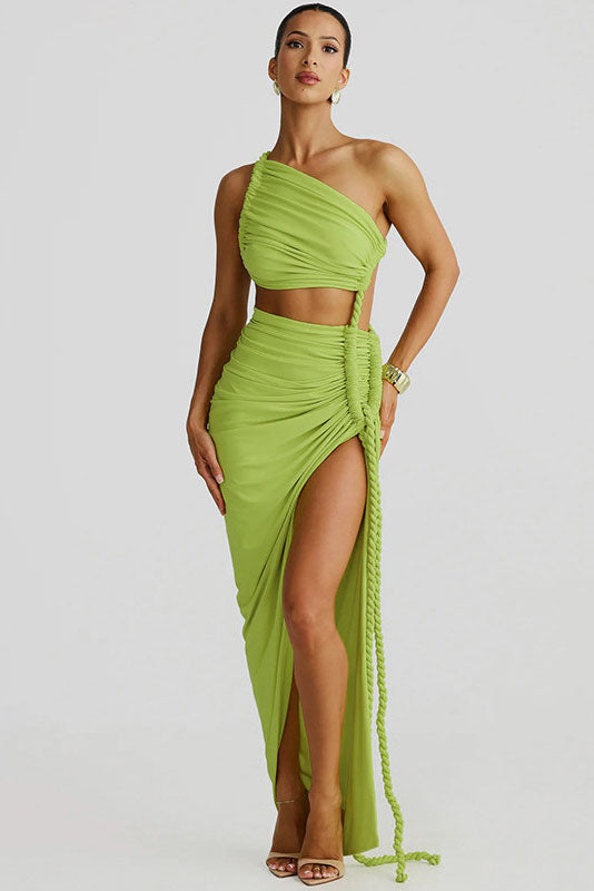 Vestido largo sin tirantes con aberturas y cordones