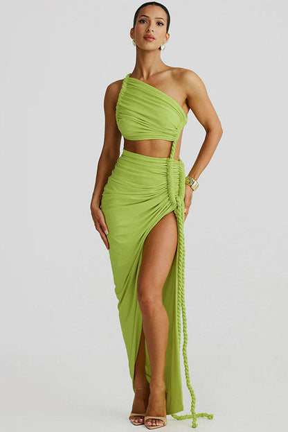 Vestido largo sin tirantes con aberturas y cordones