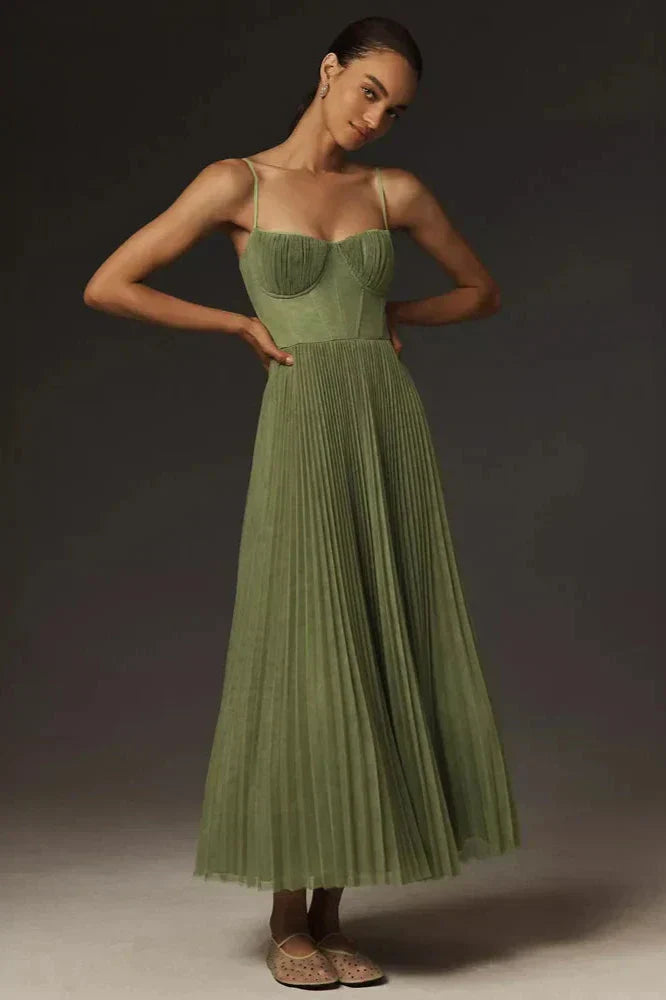 Vestido midi entallado y acampanado de tul plisado con bustier
