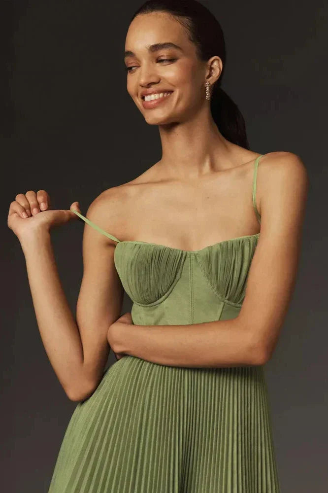 Vestido midi entallado y acampanado de tul plisado con bustier