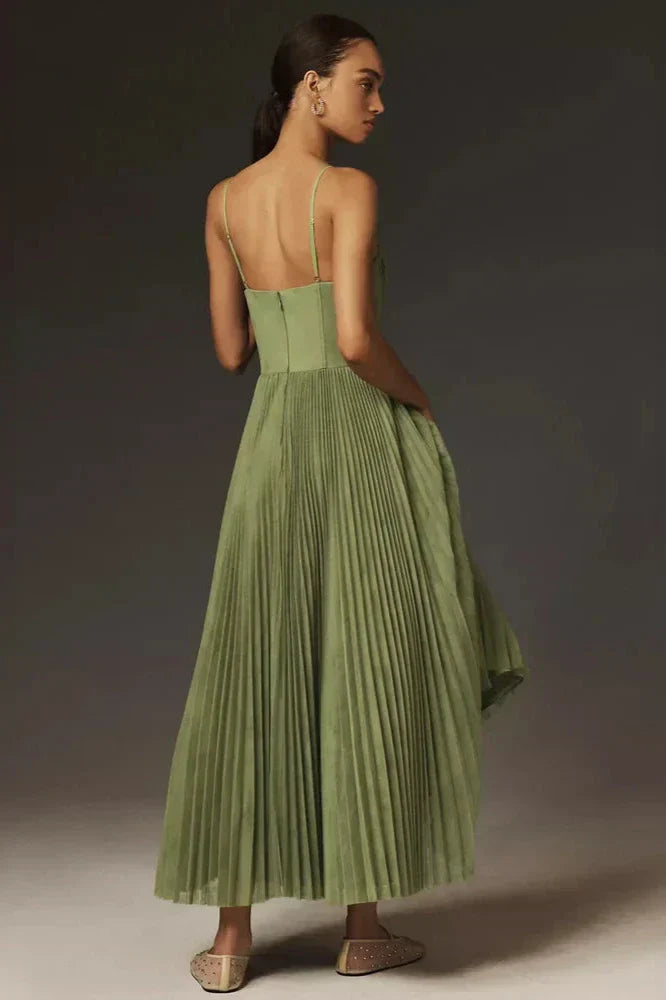 Vestido midi entallado y acampanado de tul plisado con bustier