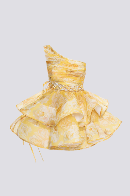 Vestido corto amarillo con volantes y un hombro descubierto Cora