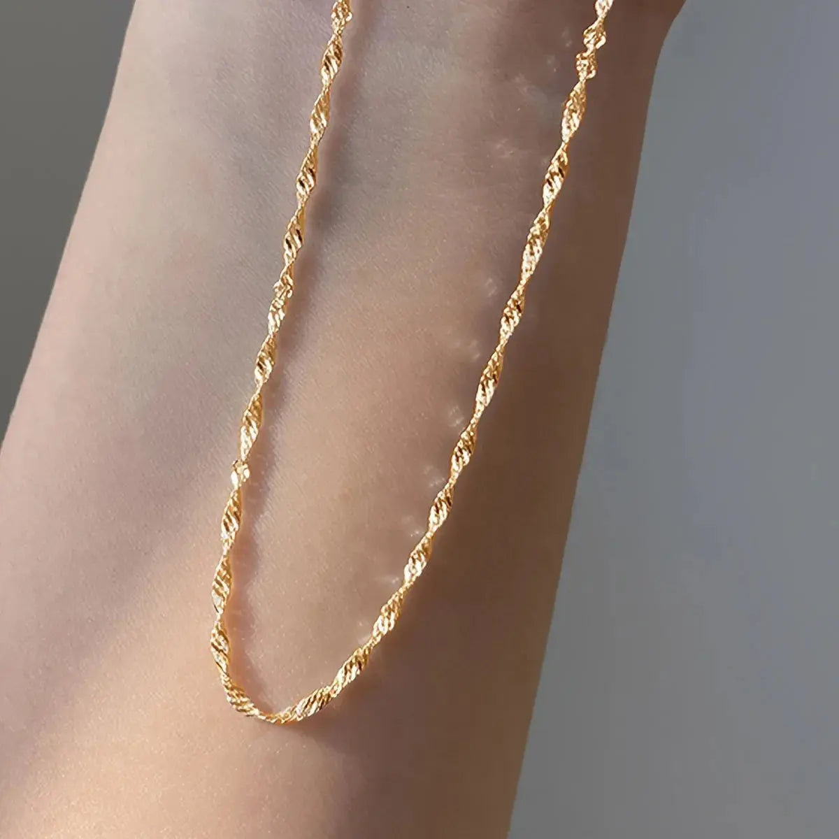Luna Twist Necklace